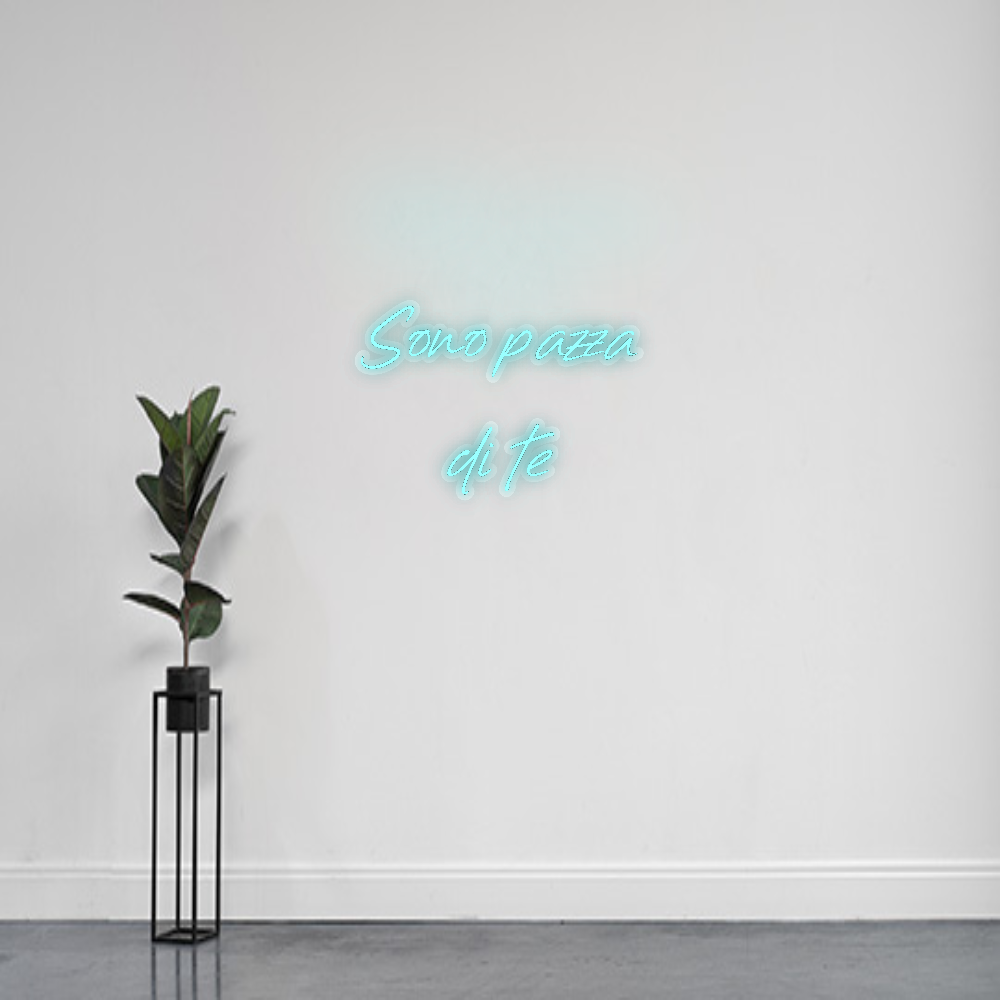 INSEGNA LED PERSONALIZZATA Sono pazza
d...