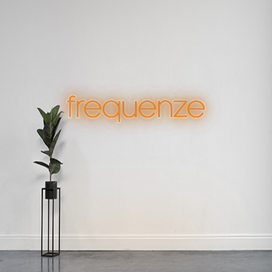 INSEGNA LED PERSONALIZZATA frequenze